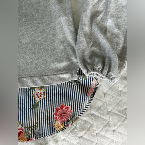 LOFT | Grey Lightweight Sweater with Striped Floral Shirt Detail | Size Small - Picture 5 of 8